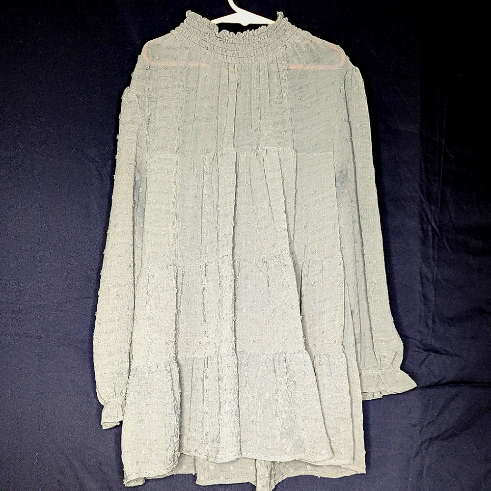 Blue puff/dotted blouse